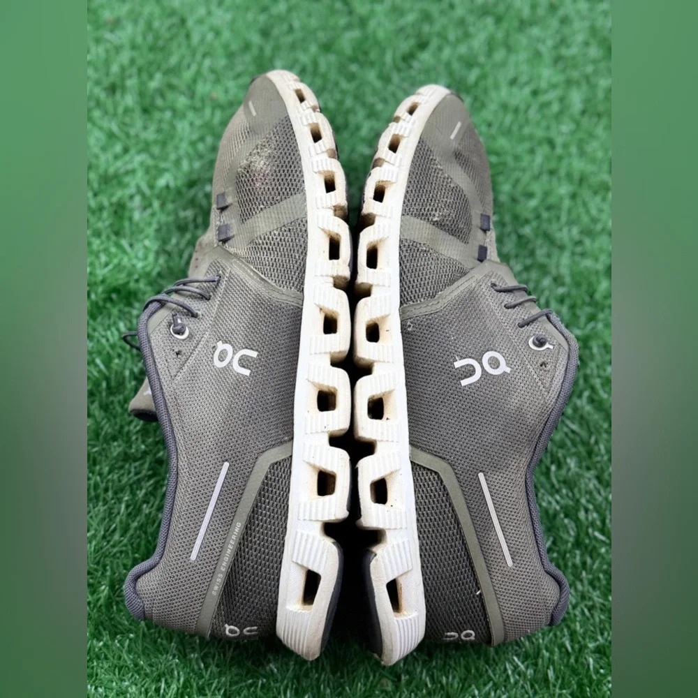 On Running‎ Men’s Athletic Shoes Size 11